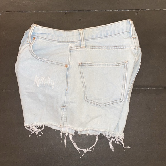 Wild Fable Size 2 Wash Out Denim Cutoff Button Fly Jean Shorts - Picture 7 of 9